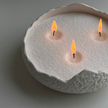 FLAMMÉ Lumi Bowl filled with reusable candle dust wax